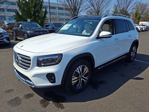 New 2026 Mercedes-Benz GLB 250 4MATIC image 3