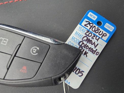 Used 2024 Chevrolet Colorado Z71 w/ Z71 Convenience Package 2 image 31