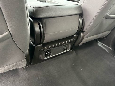 Used 2022 Chevrolet Silverado 1500 Custom image 30