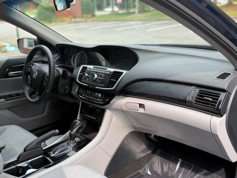Used 2016 Honda Accord LX image 16