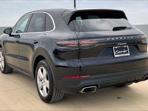 Used 2022 Porsche Cayenne AWD/4WD image 12
