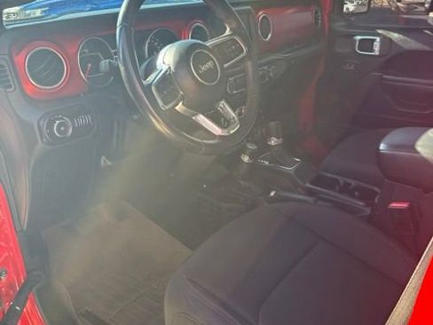 Used 2021 Jeep Wrangler Unlimited Rubicon AWD/4WD image 8