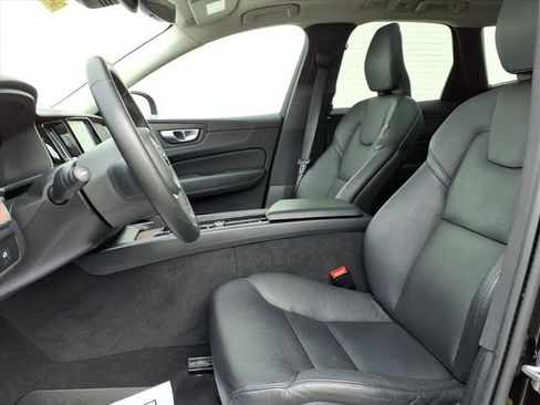 Used 2024 Volvo XC60 B5 Plus AWD/4WD image 19