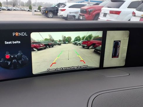 Used 2025 Lincoln Nautilus Premier image 15