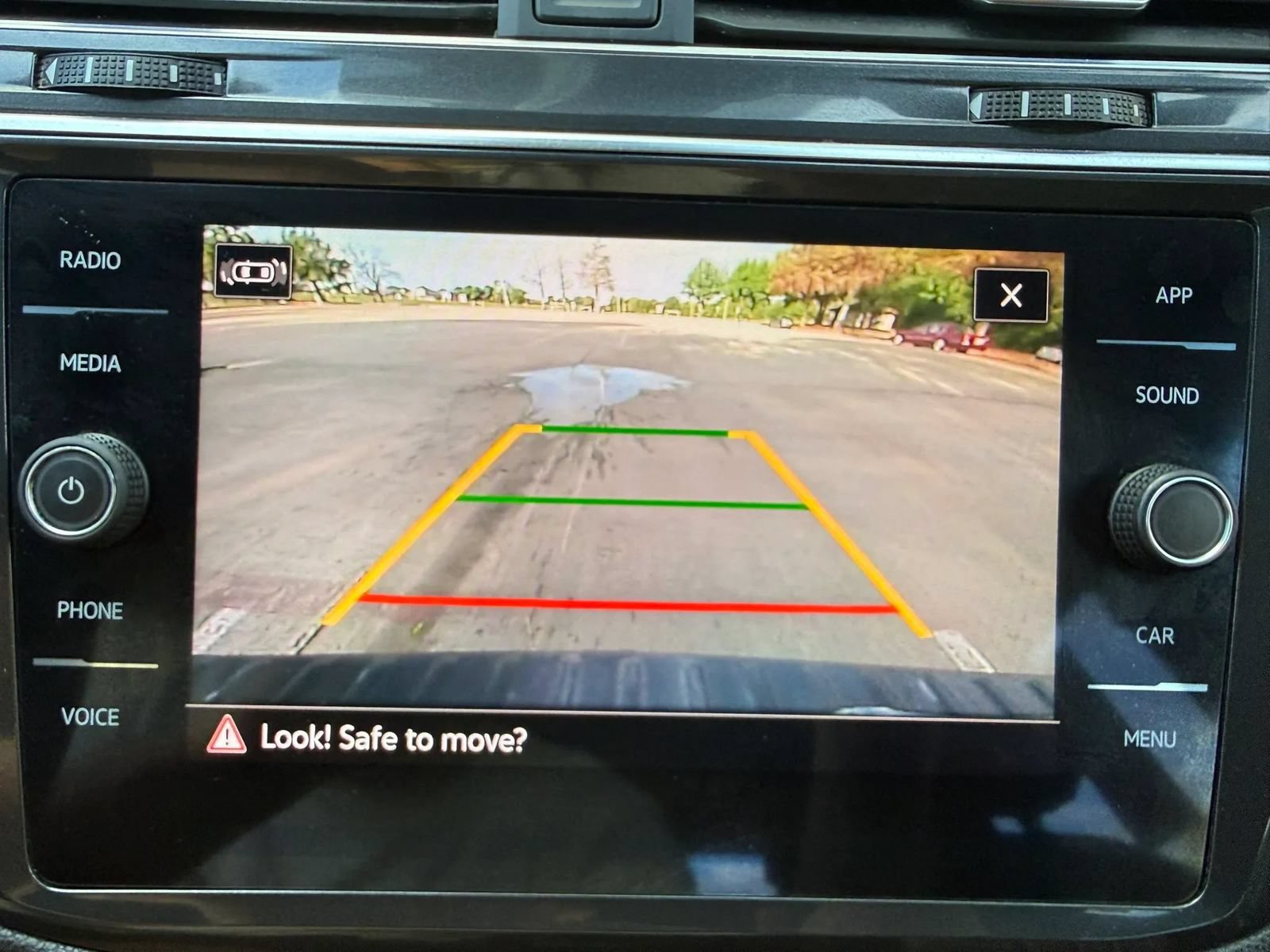 Used 2023 Volkswagen Tiguan SE R-Line FWD image 43