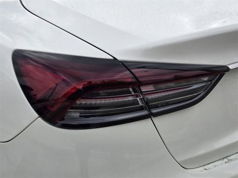 Used 2022 Maserati Quattroporte Modena image 8