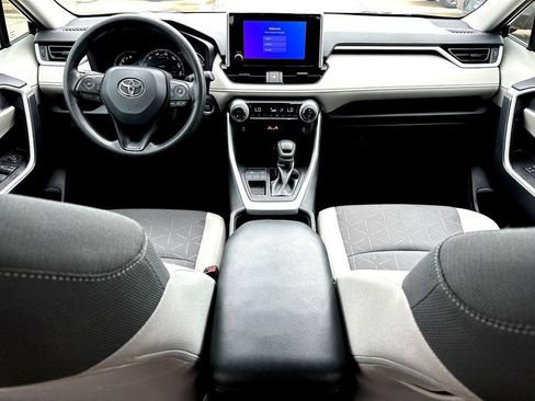Used 2024 Toyota RAV4 XLE FWD image 30