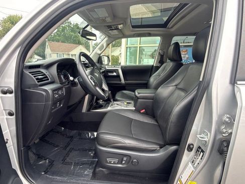Used 2015 Toyota 4Runner Limited w/ Four Season Floor Mat Package AWD/4WD image 11