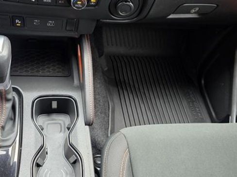 Used 2024 Nissan Frontier PRO-4X w/ Technology Package image 23