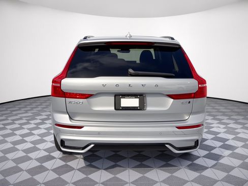 Used 2024 Volvo XC60 B5 Plus AWD/4WD image 11