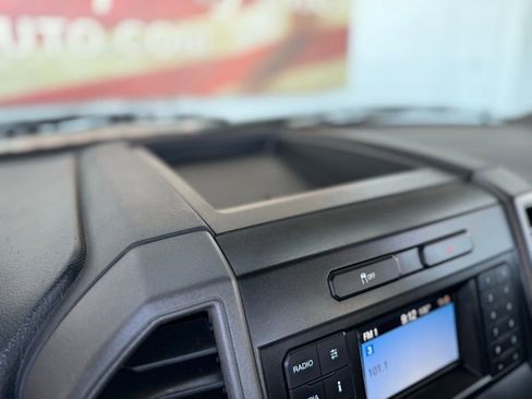 Used 2020 Ford F350 XL w/ Power Equipment Group image 26