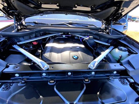 Used 2026 BMW X5 sDrive40i w/ M Sport Package image 16