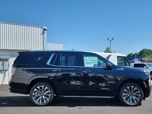 New 2026 Chevrolet Tahoe High Country w/ Sun And Tow Package AWD/4WD image 6