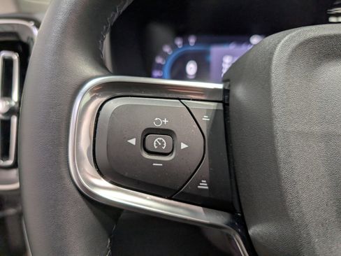 Used 2024 Volvo XC40 B5 Ultimate w/ Protection Package Premier image 20