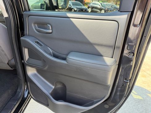 Used 2022 Nissan Frontier S w/ Technology Package image 27