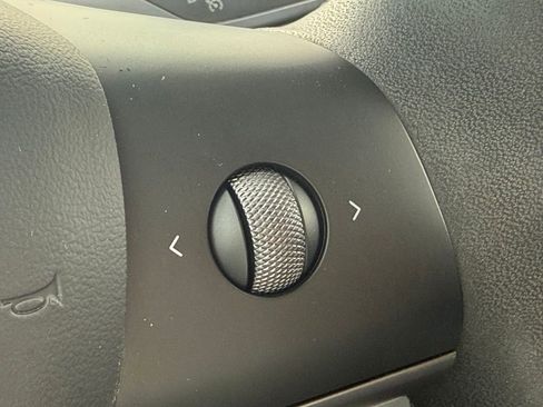 Used 2023 Tesla Model Y Performance image 30