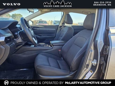 Used 2023 Nissan Altima 2.5 SV image 11