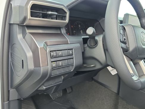 New 2026 Toyota 4Runner SR5 AWD/4WD image 10
