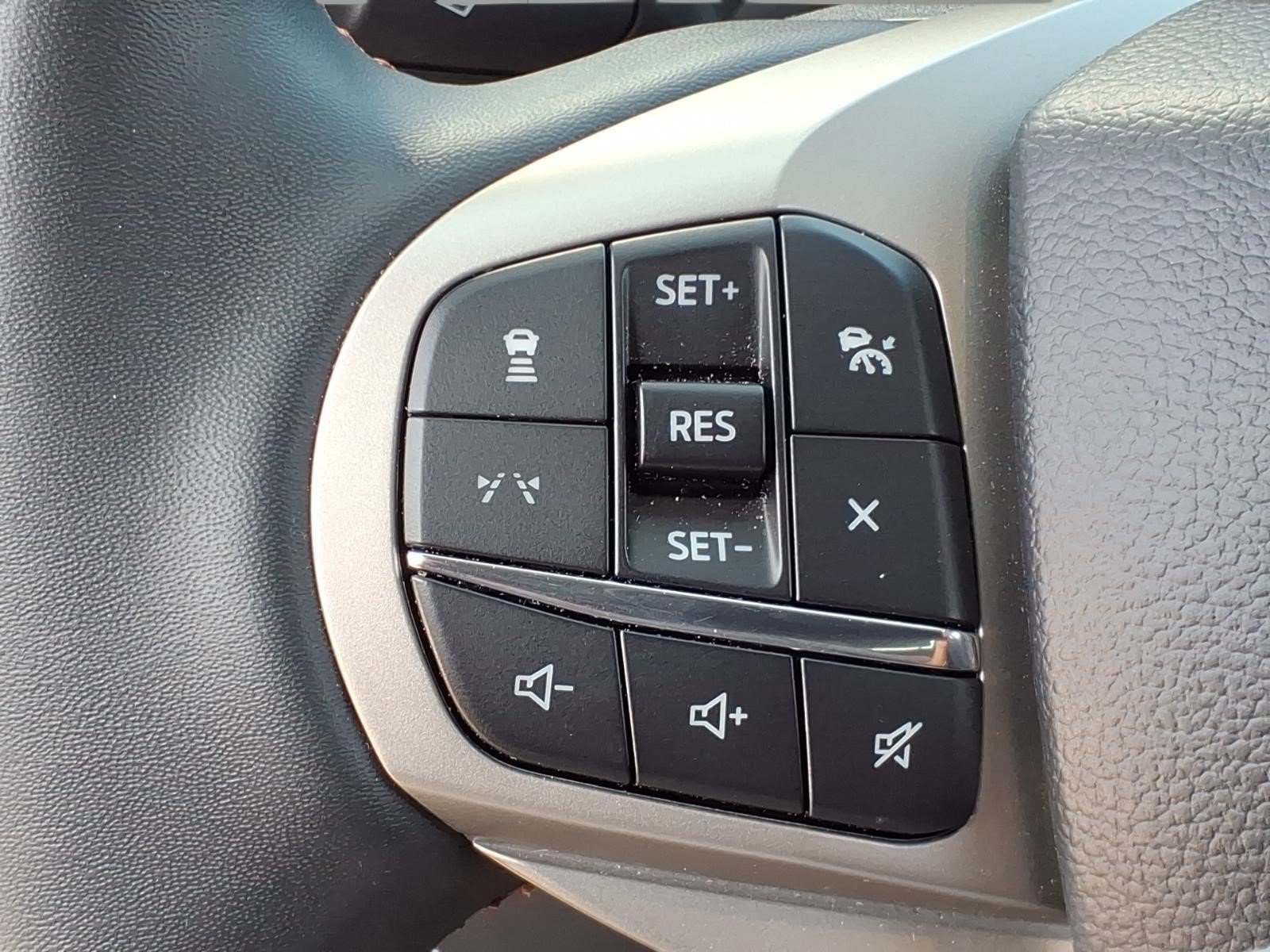 Used 2026 Ford Explorer Active AWD/4WD image 18