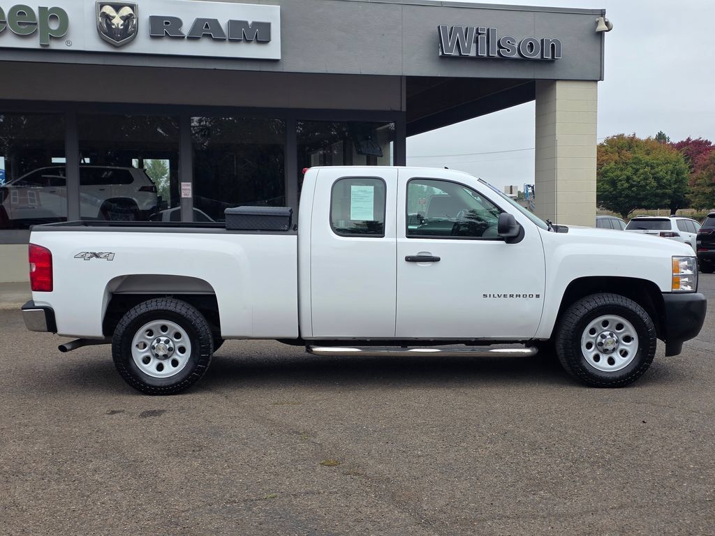 Used 2009 Chevrolet Silverado 1500 W/T AWD/4WD image 9
