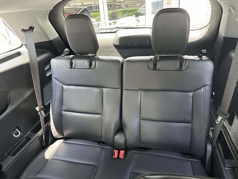 Used 2023 Ford Explorer XLT w/ Equipment Group 202A AWD/4WD image 17