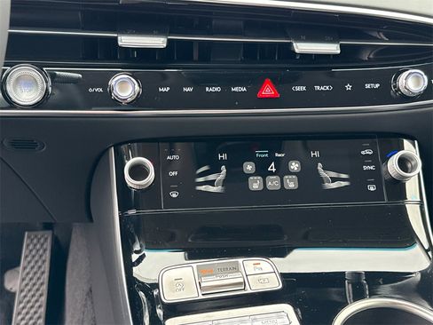 New 2026 Genesis GV70 2.5T image 31