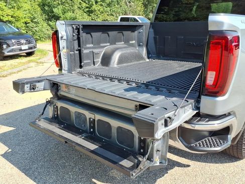 Used 2025 GMC Sierra 1500 SLT AWD/4WD image 14