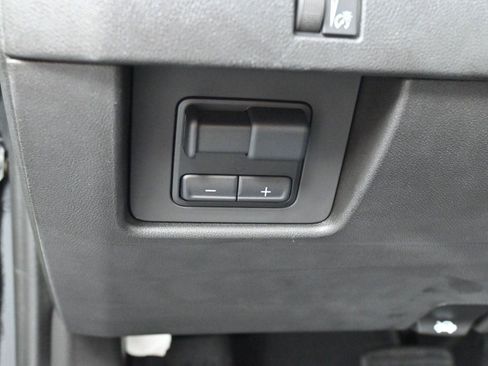 Used 2025 GMC Canyon AT4 w/ Technology Plus Package image 28