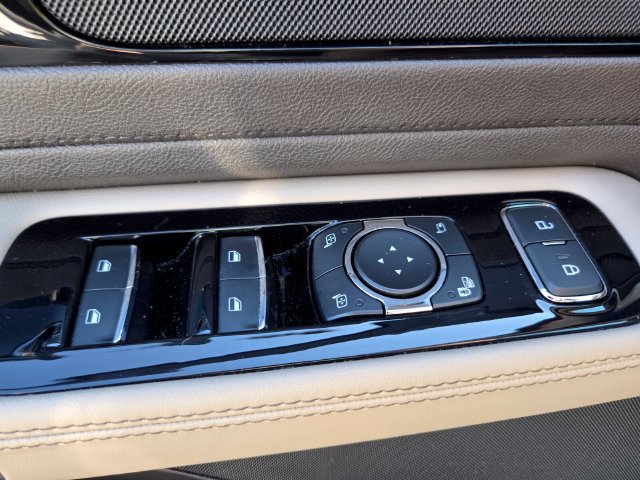 Used 2020 Lincoln Aviator Reserve w/ Elements Package Plus AWD/4WD image 35