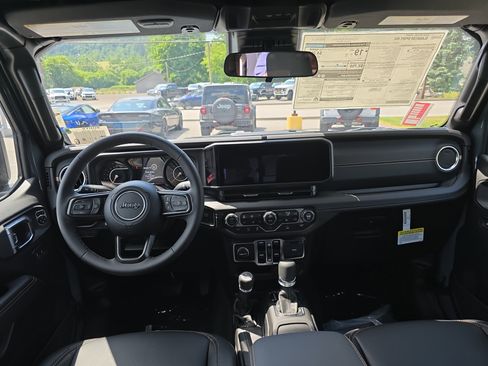 New 2025 Jeep Gladiator Sport image 16