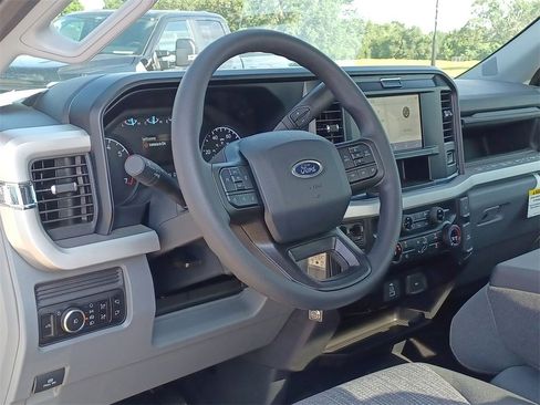 New 2025 Ford F350 XLT image 10