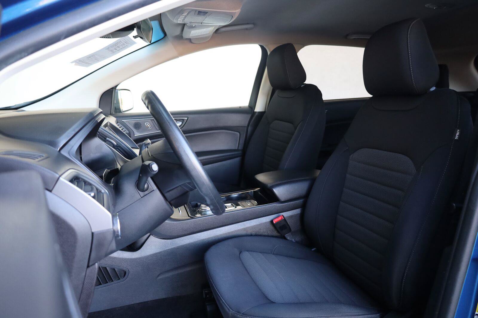 Used 2020 Ford Edge SE FWD image 18