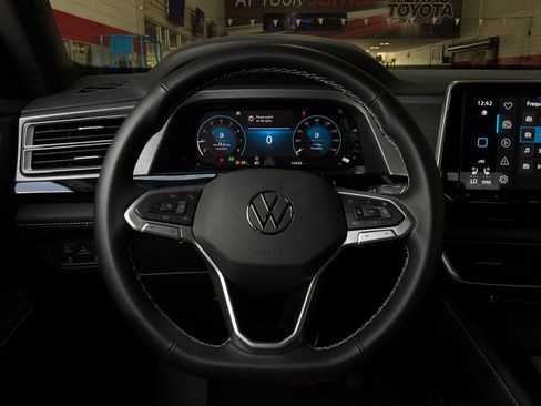 Used 2026 Volkswagen Atlas Cross Sport SE FWD image 36