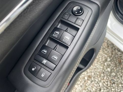 Used 2021 Jeep Grand Cherokee Limited w/ Quick Order Package 28K 80th AWD/4WD image 25