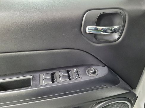 Used 2015 Jeep Patriot Sport w/ Power Value Group FWD image 27