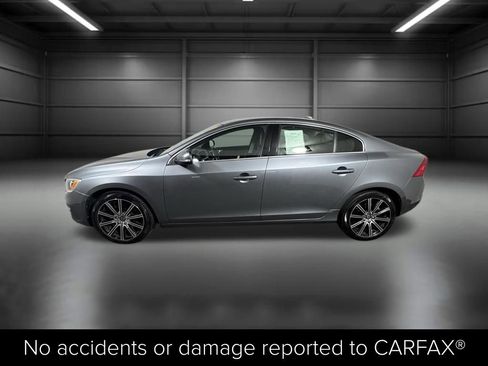 Used 2018 Volvo S60 T5 Inscription w/ Technology Package image 2