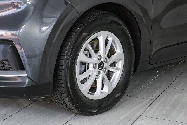 Used 2023 Kia Carnival LX FWD image 59