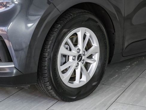 Used 2023 Kia Carnival LX FWD image 59