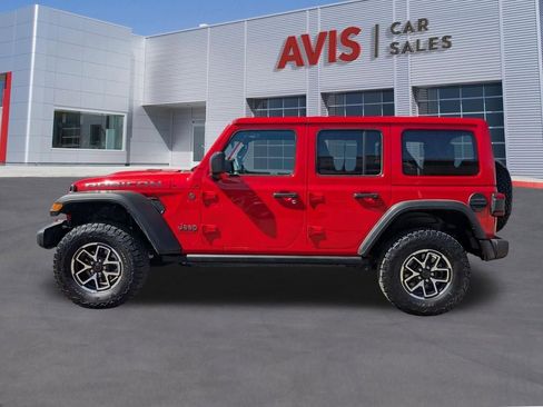 Used 2025 Jeep Wrangler Unlimited Rubicon image 2