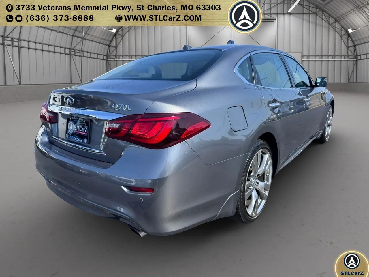 Used 2018 INFINITI Q70 L 3.7 AWD/4WD image 3
