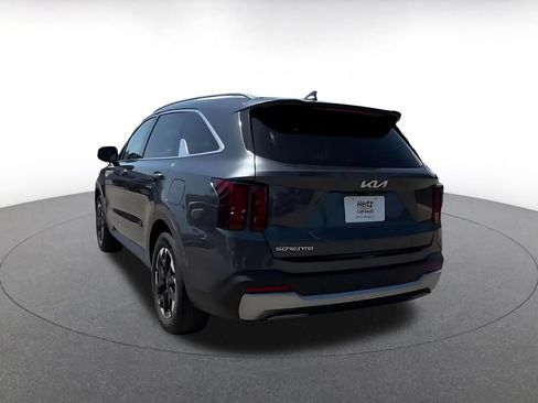 Used 2024 Kia Sorento S FWD image 11