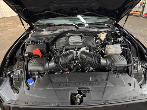 Used 2025 Ford Mustang GT Premium image 21