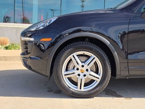 Used 2016 Porsche Cayenne S image 11