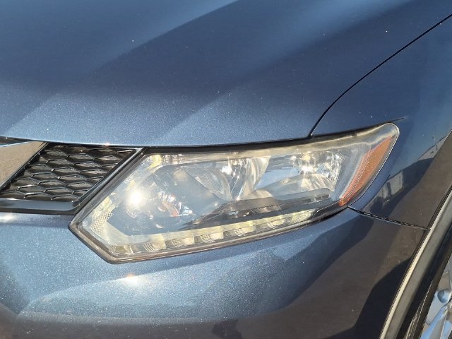 Used 2016 Nissan Rogue SV w/ SV Premium Package FWD image 9