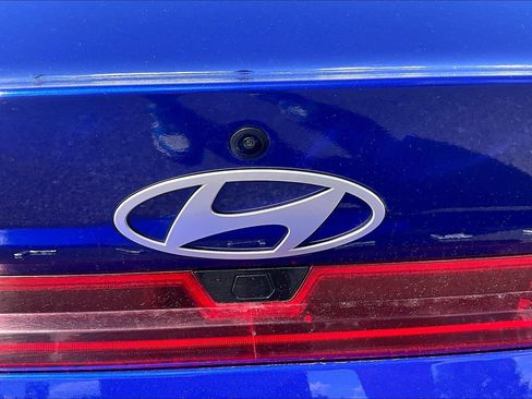 Used 2024 Hyundai Elantra Limited FWD image 29