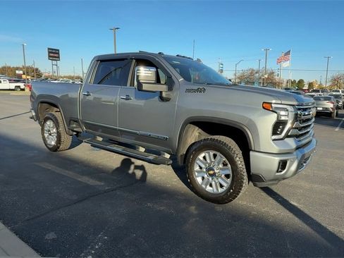 Used 2024 Chevrolet Silverado 3500 High Country w/ Technology Package image 2
