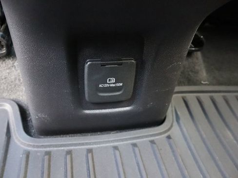 Used 2024 Chevrolet Equinox RS FWD image 21