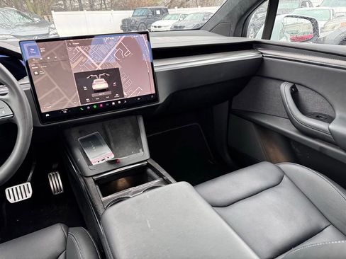 Used 2023 Tesla Model X Plaid image 16