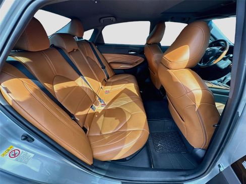 Used 2019 Toyota Avalon Limited w/ Advanced Safety Package FWD image 11