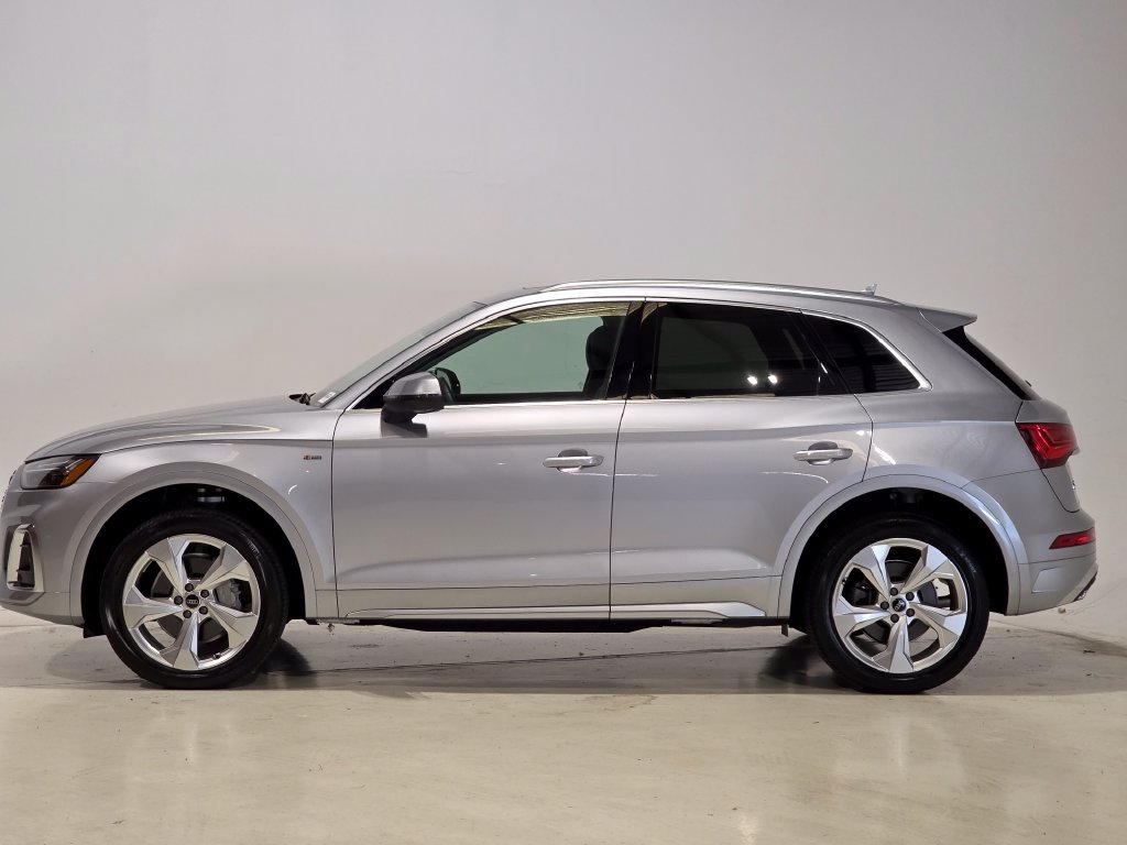 Used 2023 Audi Q5 2.0T Premium Plus w/ Premium Plus Package AWD/4WD image 3